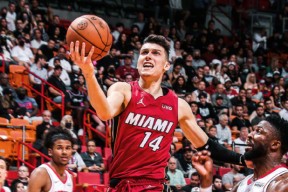 FB体育官网-包含里尔训练开放日，赛后防线松动引欢呼，英超在即，细节决定成败的词条