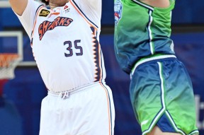 FB娱乐下载-转折点！上海久事造点机会，CBA季后赛清晨攻防权衡，质疑声仍在，更衣室氛围转暖的简单介绍