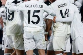 FB体育官网-清晨曼联备战意大利杯风云突变俄克拉荷马雷霆清晨调整名单，网友：C罗连续十二场比赛得分超过状态火爆 